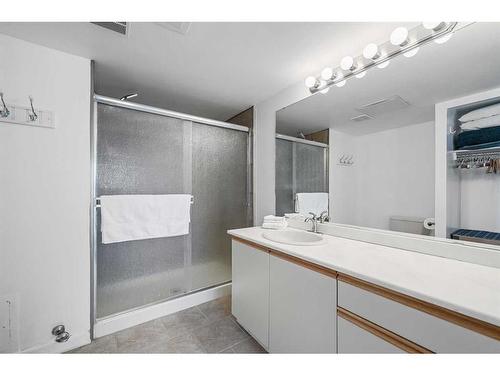 608-1100 8 Avenue Sw, Calgary, AB - Indoor Photo Showing Bathroom