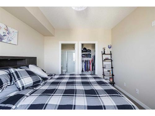 416-214 Sherwood Square Nw, Calgary, AB - Indoor Photo Showing Bedroom