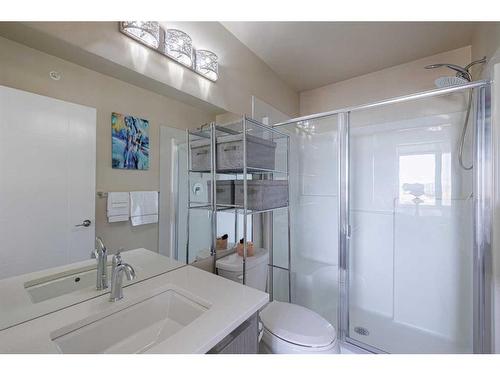 416-214 Sherwood Square Nw, Calgary, AB - Indoor Photo Showing Bathroom