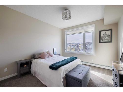 416-214 Sherwood Square Nw, Calgary, AB - Indoor Photo Showing Bedroom