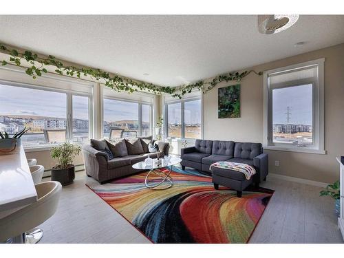 416-214 Sherwood Square Nw, Calgary, AB - Indoor Photo Showing Living Room