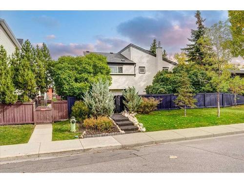 6-4608 75 Street Nw, Calgary, AB - Outdoor