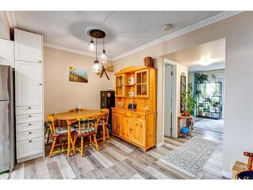 6-4608 75 Street Nw, Calgary, AB - Indoor Photo Showing Dining Room