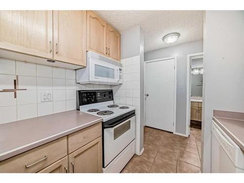 429-723 57 Avenue Sw, Calgary, AB - Indoor Photo Showing Kitchen