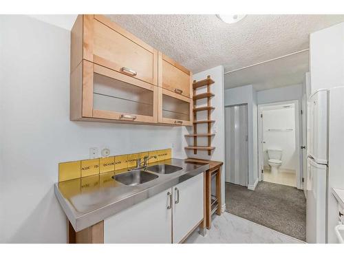 204-3420 50 Street Nw, Calgary, AB - Indoor Photo Showing Other Room