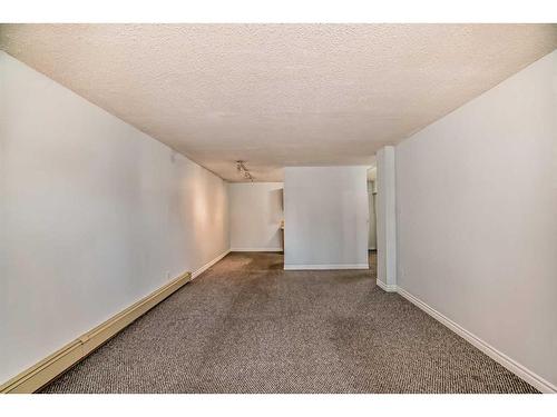 204-3420 50 Street Nw, Calgary, AB - Indoor Photo Showing Other Room