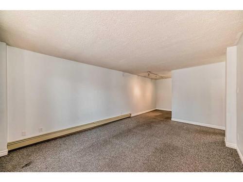 204-3420 50 Street Nw, Calgary, AB - Indoor Photo Showing Other Room