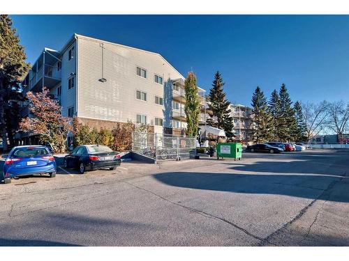 204-3420 50 Street Nw, Calgary, AB - Outdoor