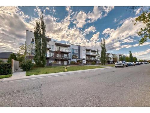 112-15233 1 Street Se, Calgary, AB - Outdoor