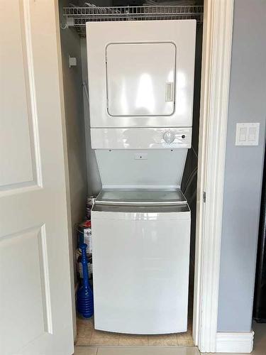 1701-55 Spruce Place Sw, Calgary, AB - Indoor Photo Showing Laundry Room