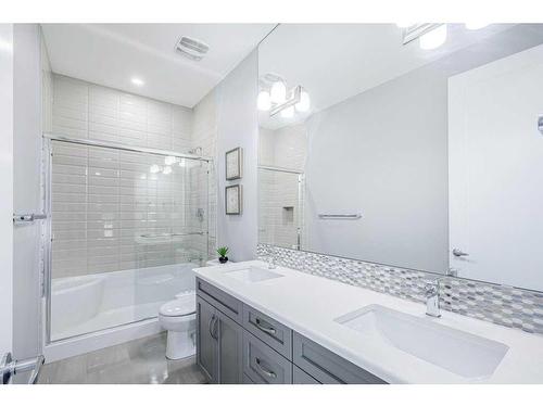 51 Carrington Crescent Nw, Calgary, AB - Indoor Photo Showing Bathroom