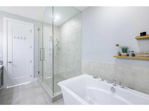 51 Carrington Crescent Nw, Calgary, AB - Indoor Photo Showing Bathroom