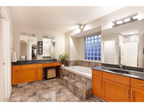 8 Hamptons Place Nw, Calgary, AB - Indoor Photo Showing Bathroom