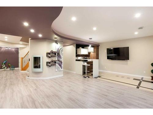 8 Hamptons Place Nw, Calgary, AB - Indoor