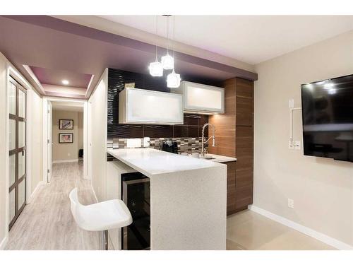 8 Hamptons Place Nw, Calgary, AB - Indoor Photo Showing Kitchen