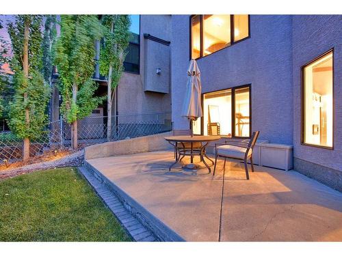 8 Hamptons Place Nw, Calgary, AB - Outdoor