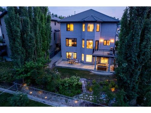 8 Hamptons Place Nw, Calgary, AB - Outdoor