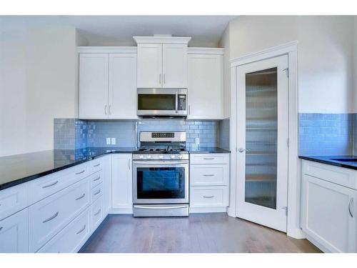 29 Willow Mews, Cochrane, AB - Indoor Photo Showing Kitchen