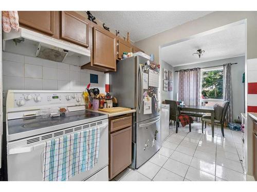 92-6915 Ranchview Drive Nw, Calgary, AB - Indoor Photo Showing Kitchen