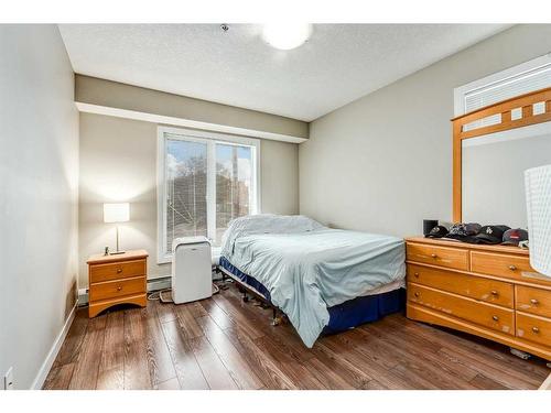 107-117 19 Avenue Ne, Calgary, AB - Indoor Photo Showing Bedroom