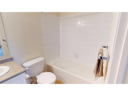 312-4000 Somervale Court Sw, Calgary, AB - Indoor Photo Showing Bathroom