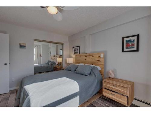 6-713 Mcdougall Road Ne, Calgary, AB - Indoor Photo Showing Bedroom