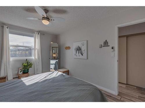 6-713 Mcdougall Road Ne, Calgary, AB - Indoor Photo Showing Bedroom