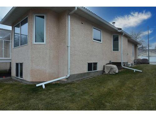 274 Hamptons Park Nw, Calgary, AB - Outdoor With Exterior