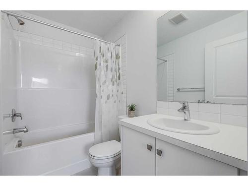 604-15 Evanscrest Park Nw, Calgary, AB - Indoor Photo Showing Bathroom