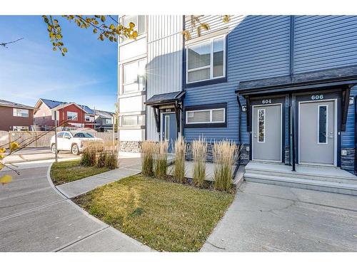 604-15 Evanscrest Park Nw, Calgary, AB - Outdoor With Facade