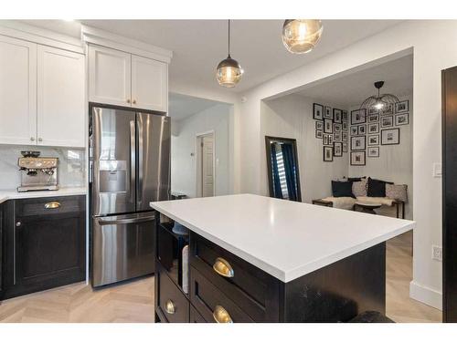 416 7 Street Ne, Calgary, AB - Indoor Photo Showing Kitchen With Stainless Steel Kitchen