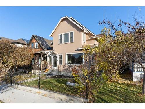 416 7 Street Ne, Calgary, AB - Outdoor