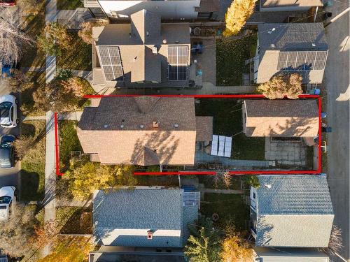 416 7 Street Ne, Calgary, AB - Outdoor