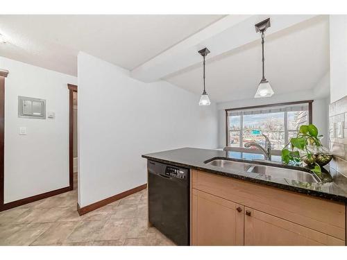 311-920 68 Avenue Sw, Calgary, AB - Indoor Photo Showing Kitchen