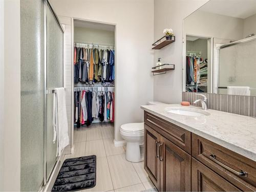 5 Prairie Lake Court, Taber, AB - Indoor Photo Showing Bathroom