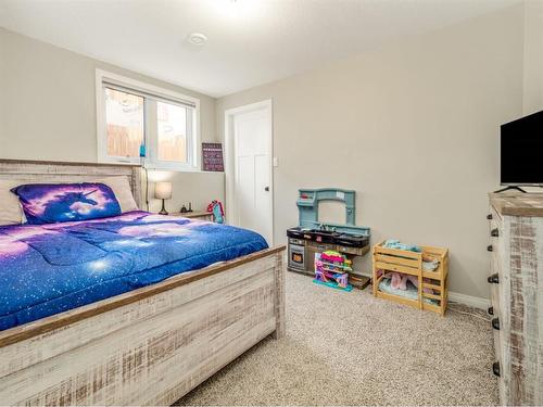 5 Prairie Lake Court, Taber, AB - Indoor Photo Showing Bedroom