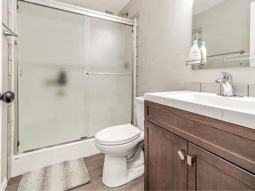 5 Prairie Lake Court, Taber, AB - Indoor Photo Showing Bathroom