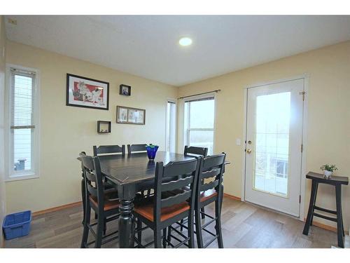 177 Hidden Ranch Road Nw, Calgary, AB - Indoor Photo Showing Dining Room