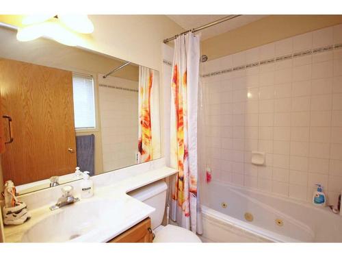 177 Hidden Ranch Road Nw, Calgary, AB - Indoor Photo Showing Bathroom