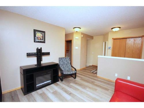 177 Hidden Ranch Road Nw, Calgary, AB - Indoor Photo Showing Other Room