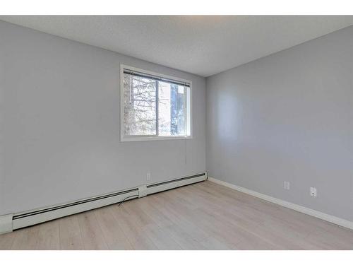 119-2022 Canyon Meadows Drive Se, Calgary, AB - Indoor Photo Showing Other Room