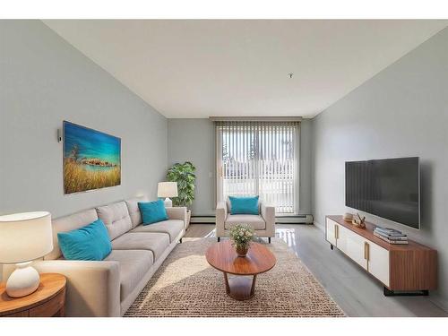 119-2022 Canyon Meadows Drive Se, Calgary, AB - Indoor Photo Showing Living Room