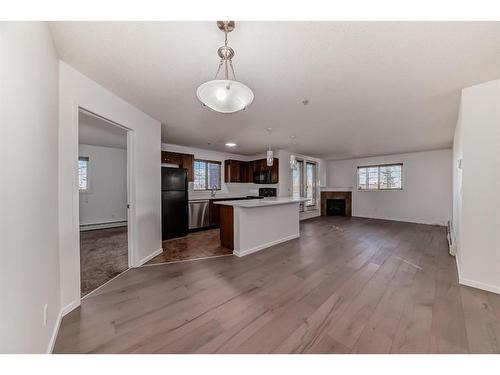 2126-10 Prestwick Bay Se, Calgary, AB - Indoor Photo Showing Kitchen