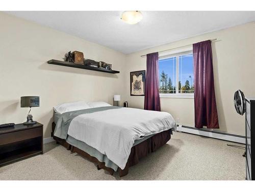 307-2440 34 Avenue Sw, Calgary, AB - Indoor Photo Showing Bedroom