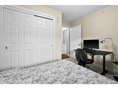 307-2440 34 Avenue Sw, Calgary, AB - Indoor Photo Showing Other Room