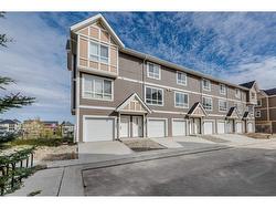 205 Sherwood Lane NW Calgary, AB T3R 0V3