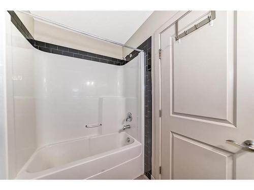 6314-11811 Lake Fraser Drive Se, Calgary, AB - Indoor Photo Showing Bathroom