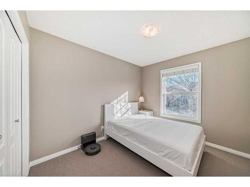 28 Auburn Bay Crescent Se, Calgary, AB - Indoor Photo Showing Bedroom