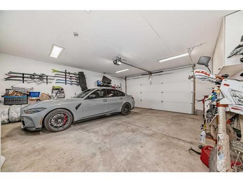 28 Auburn Bay Crescent Se, Calgary, AB - Indoor Photo Showing Garage