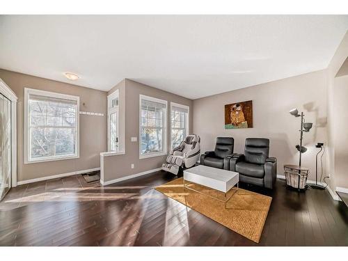 28 Auburn Bay Crescent Se, Calgary, AB - Indoor Photo Showing Living Room